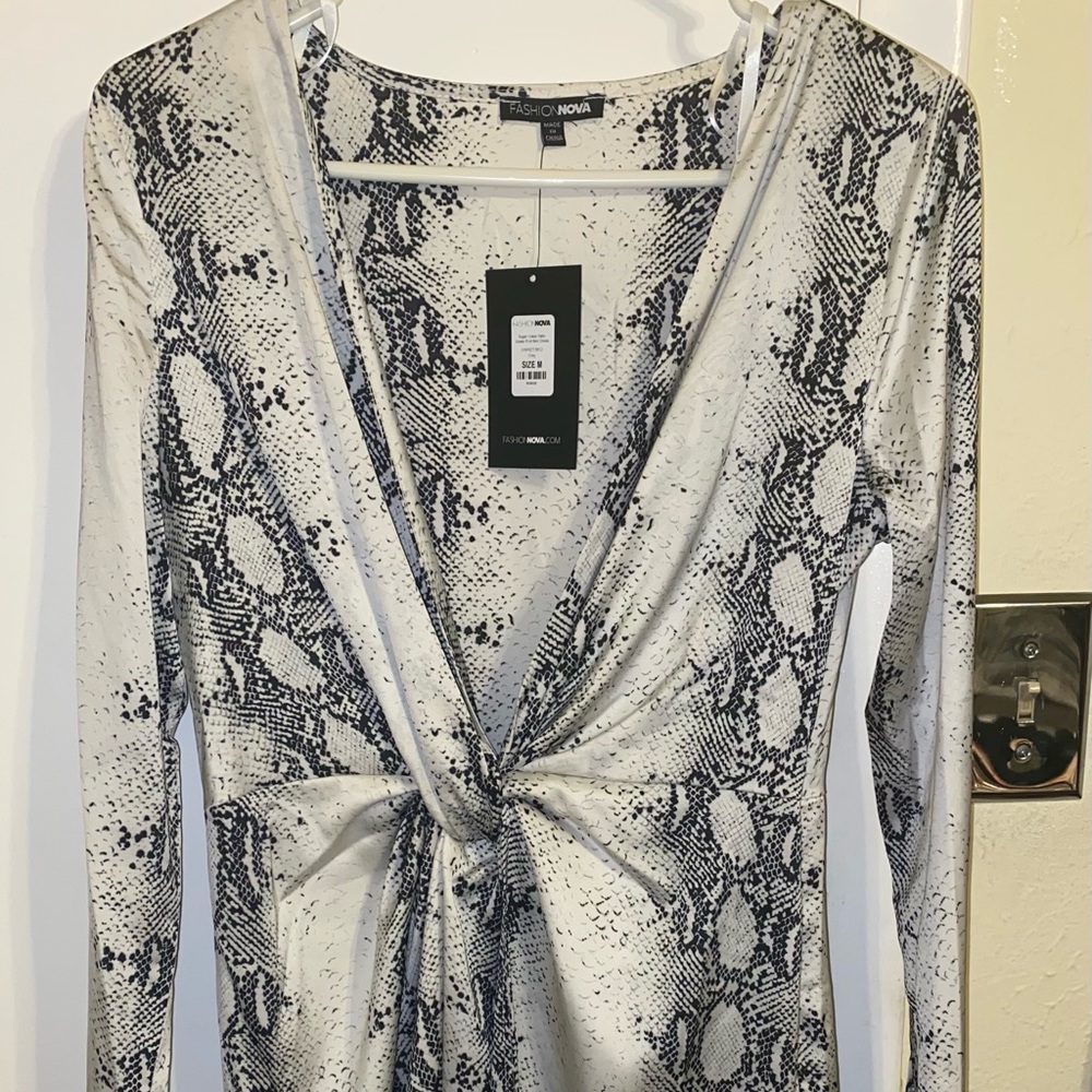 Fashion Nova - Snake Skin deep V dress